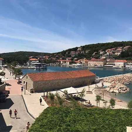 Near The Beach-ilda Radonic * Jelsa (Hvar)