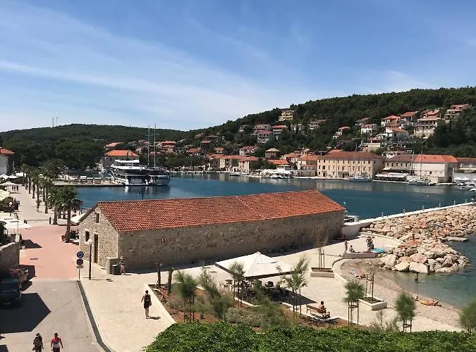 Near The Beach-ilda Radonic * Jelsa (Hvar)